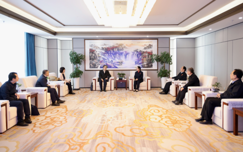中共天津市委統(tǒng)戰(zhàn)部副部長、市工商聯(lián)黨組書記郝樹民一行到榮程集團慰問調(diào)研