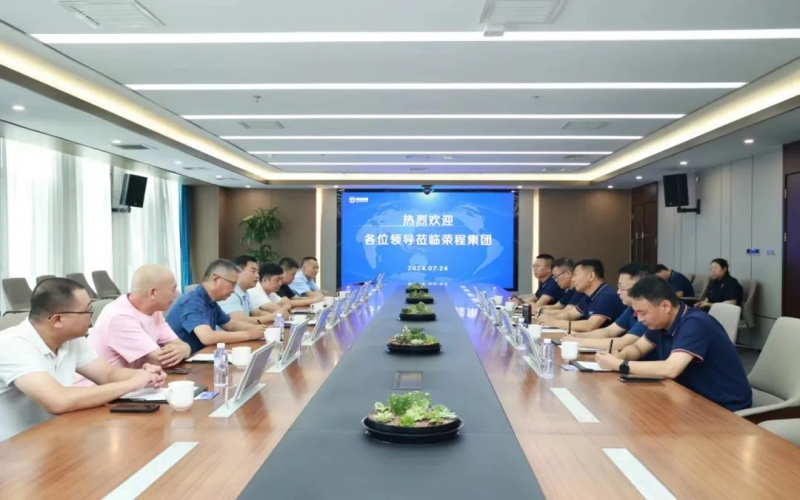 靜海區(qū)委常委、統(tǒng)戰(zhàn)部長(zhǎng)劉啟建一行到榮程集團(tuán)調(diào)研座談