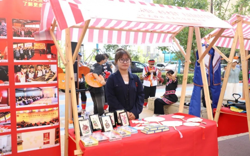 津南區(qū)民族團(tuán)結(jié)進(jìn)步宣傳月啟動(dòng)，時(shí)代記憶精彩亮相